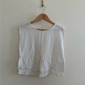 Carly Jean Los Angeles white muslin crop tank. Size Small.